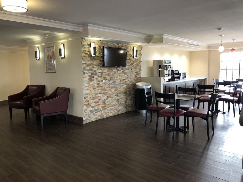 Red Roof Inn Houston East I-10 Екстер'єр фото