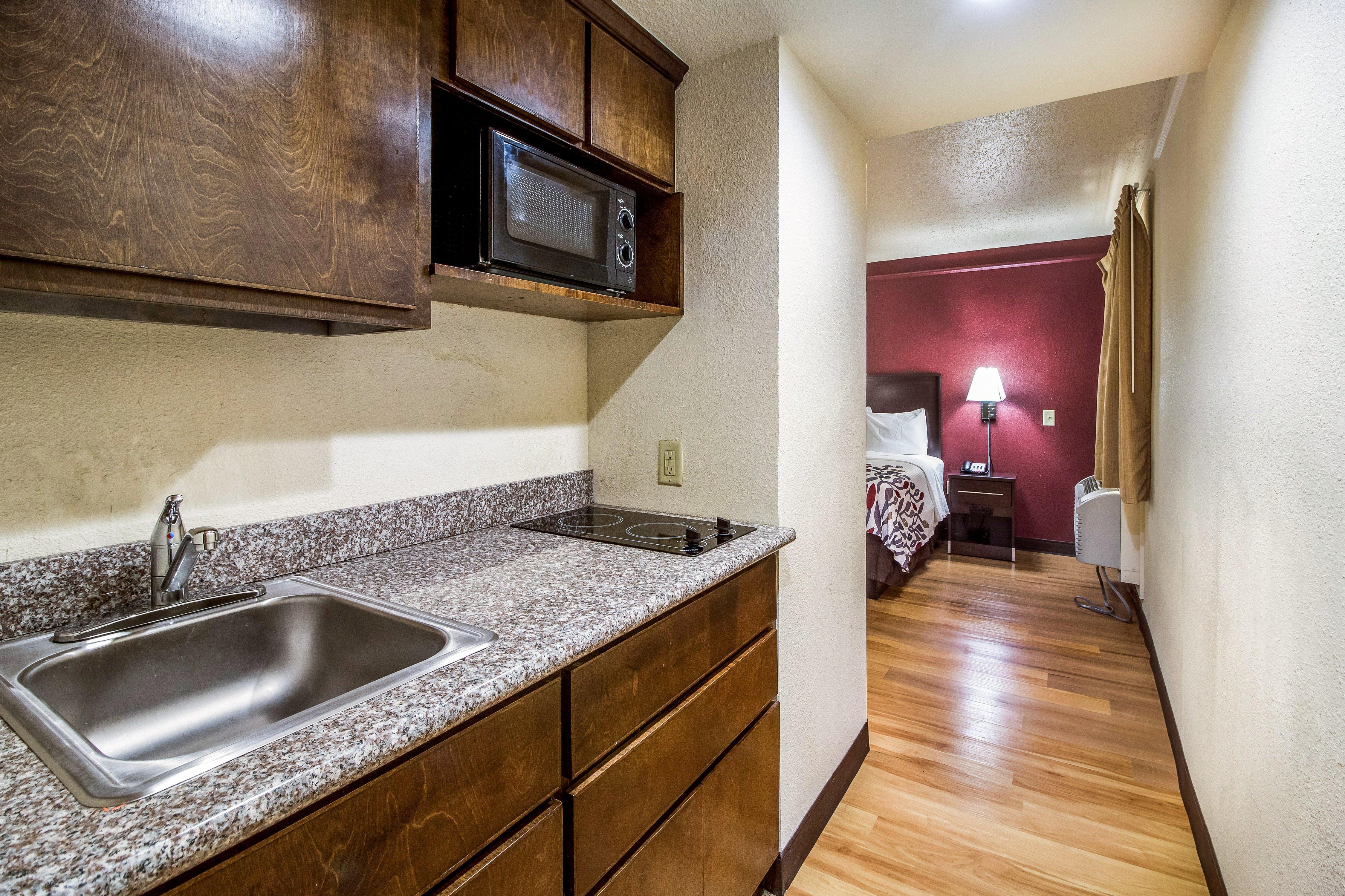 Red Roof Inn Houston East I-10 Екстер'єр фото