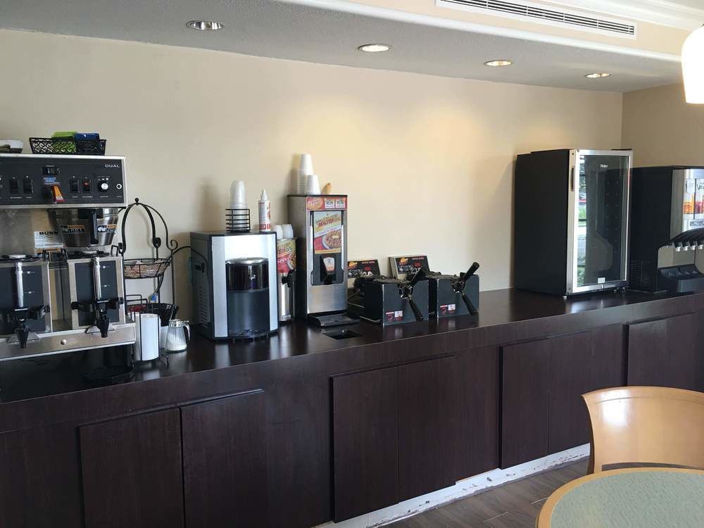 Red Roof Inn Houston East I-10 Екстер'єр фото