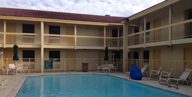 Red Roof Inn Houston East I-10 Екстер'єр фото